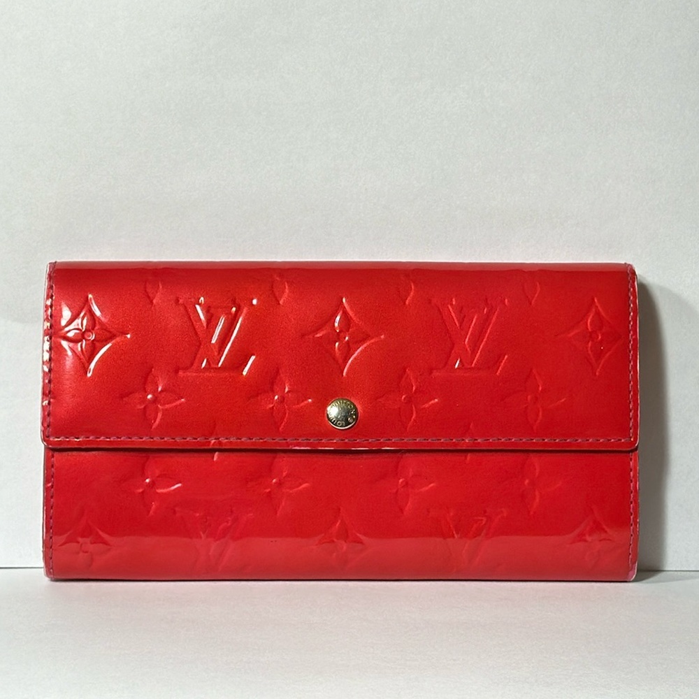 *HTF Color!* LOUIS VUITTON Vernis Sarah Wallet